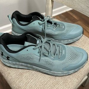 Men’s Under Armour Sneakers size 15